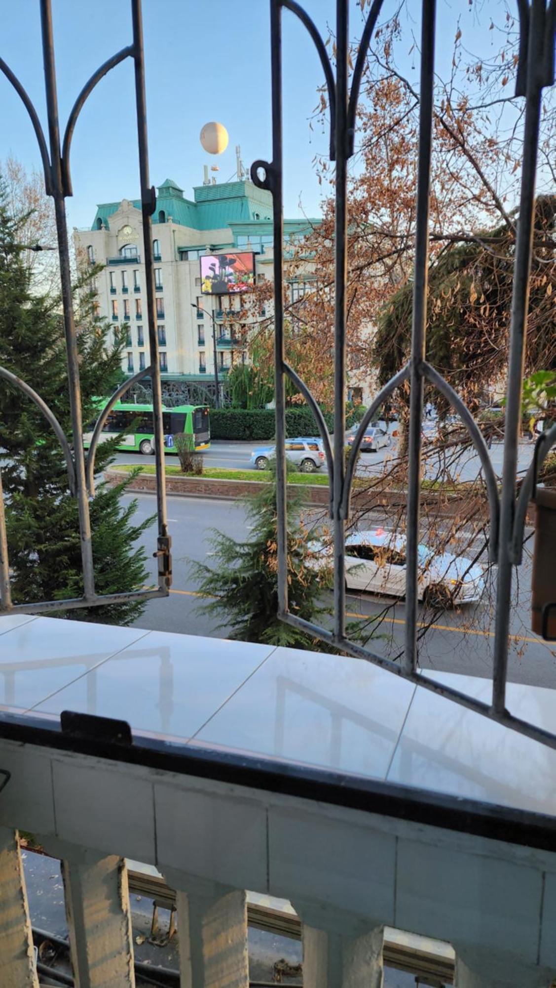 Riverside Baratashvili Apartment Tbilisi Buitenkant foto