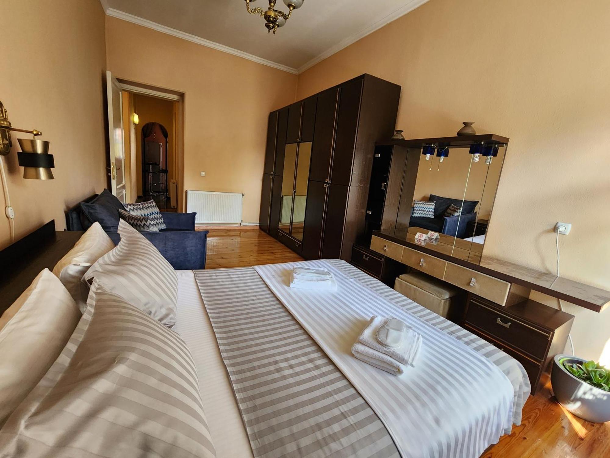 Riverside Baratashvili Apartment Tbilisi Buitenkant foto